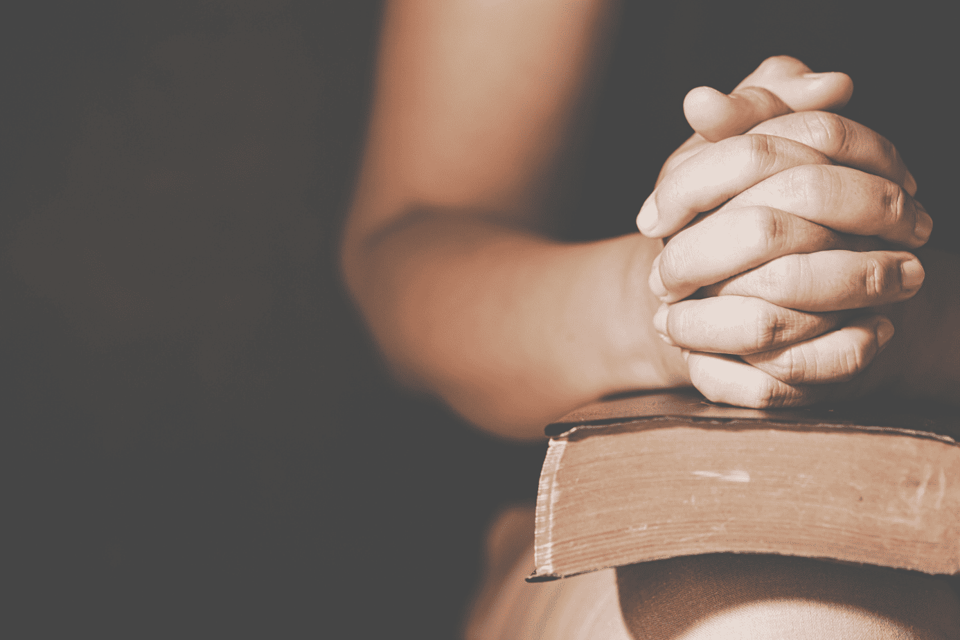 4 Ways to Make Prayer A Priority - Rachel Wojo
